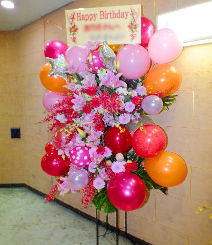 2019-1-5誕生日御祝バルーンスタンド花2段-1